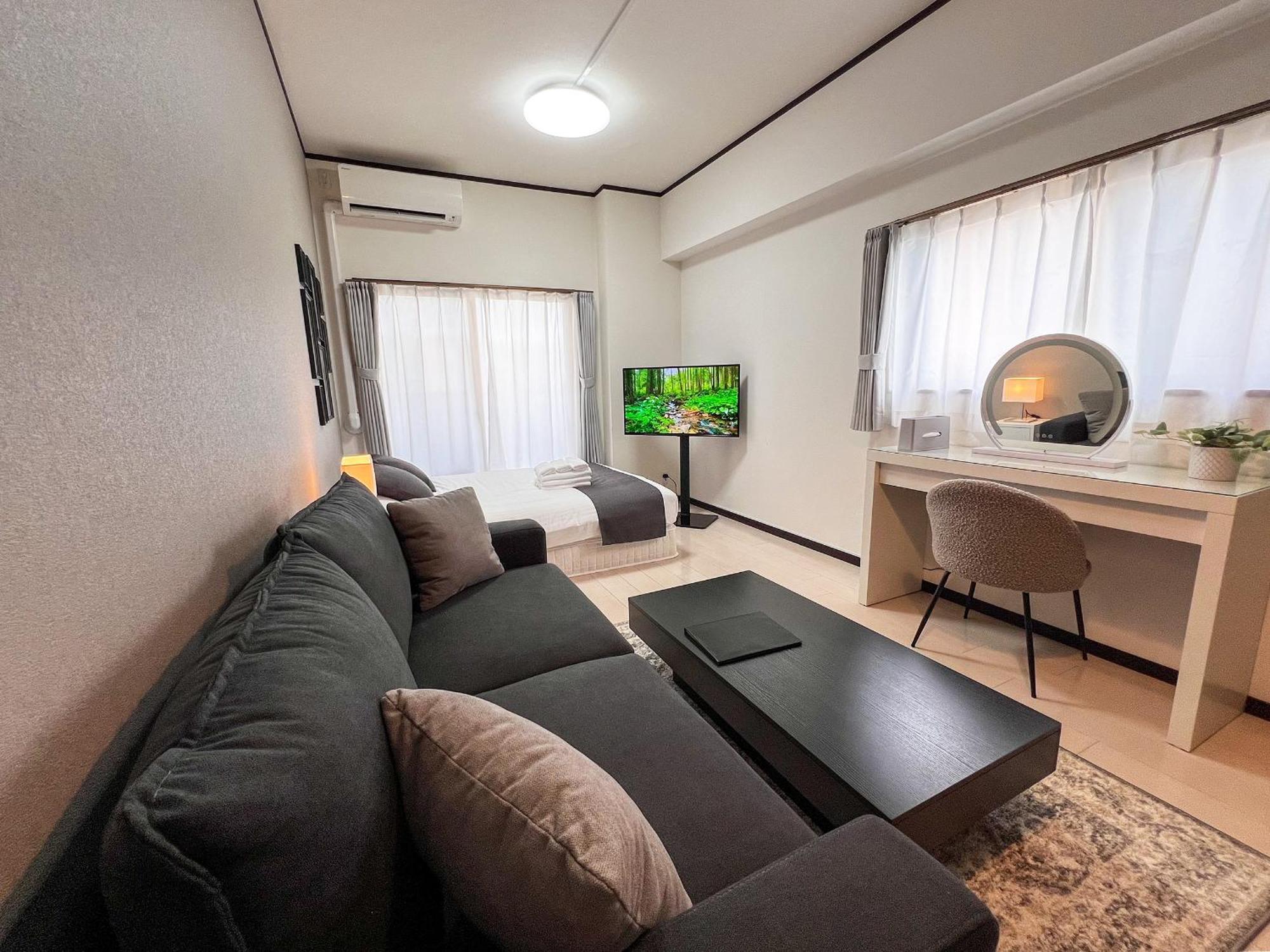 Lion Heiwa Odori Apartment Hiroshima Exterior photo