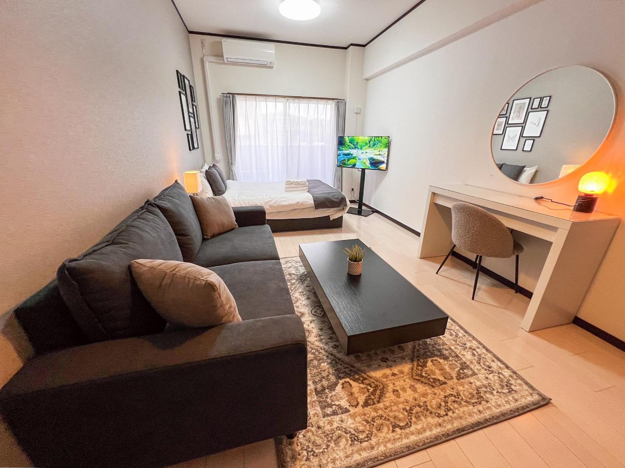 Lion Heiwa Odori Apartment Hiroshima Exterior photo