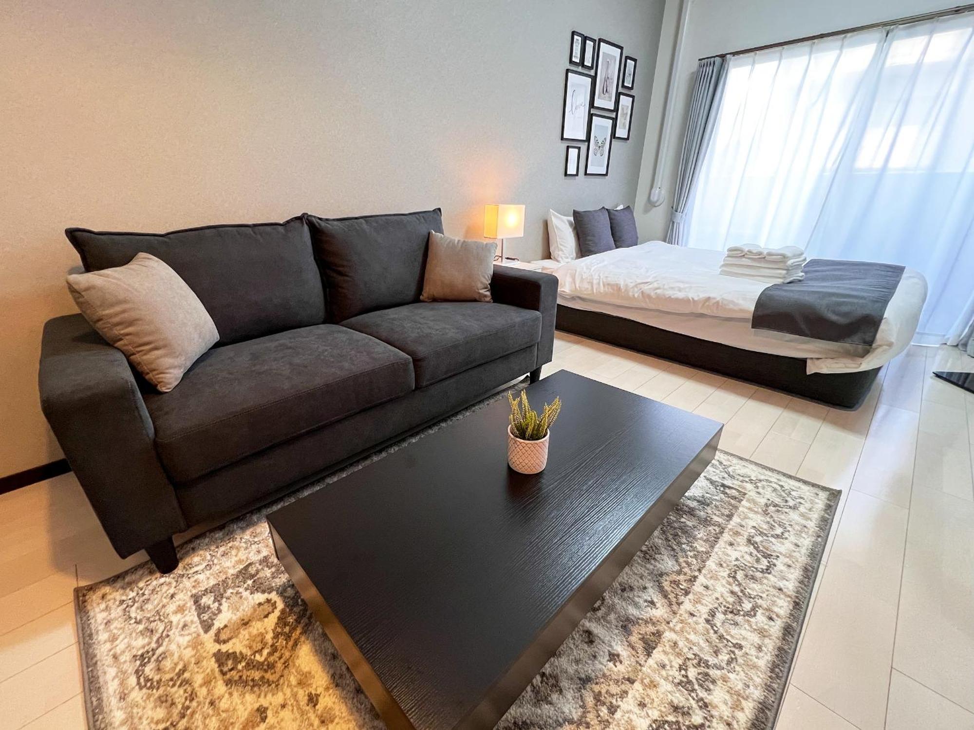 Lion Heiwa Odori Apartment Hiroshima Exterior photo